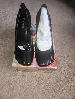 Jeffrey Campbrll Black Women's Toe-Sculpted Pumps